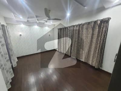 ڈی ایچ اے فیز 6 ڈیفنس (ڈی ایچ اے),لاہور میں 3 کمروں کا 7 مرلہ مکان 1.75 لاکھ میں کرایہ پر دستیاب ہے۔