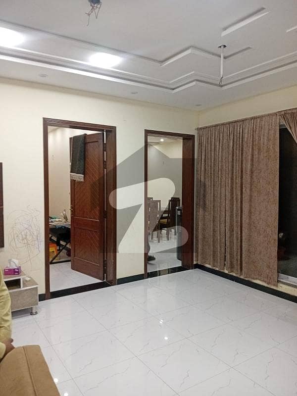 10 MARLA FIRST FLOOR HOT LOCATION 10 MARLA FIRST FLOOR HOT LOCATION