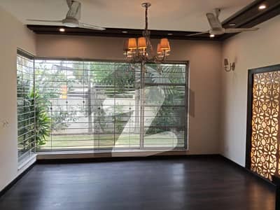 ڈی ایچ اے فیز 5 ڈیفنس (ڈی ایچ اے),لاہور میں 5 کمروں کا 1 کنال مکان 8.5 کروڑ میں برائے فروخت۔