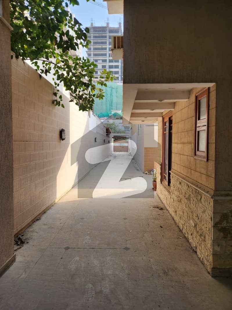 کلفٹن ۔ بلاک 8 کلفٹن,کراچی میں 7 کمروں کا 1 کنال مکان 6.0 لاکھ میں کرایہ پر دستیاب ہے۔