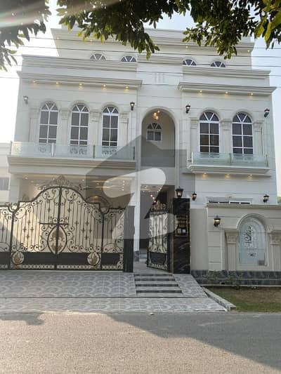 کینال ویو ہاؤسنگ سکیم گوجرانوالہ میں 6 کمروں کا 10 مرلہ مکان 4.5 کروڑ میں برائے فروخت۔ کینال ویو ہاؤسنگ سکیم گوجرانوالہ میں 6 کمروں کا 10 مرلہ مکان 4.5 کروڑ میں برائے فروخت۔