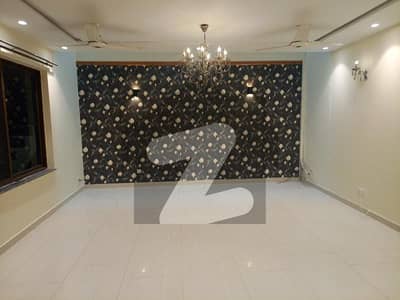 3200 Sq Ft 5 Bed Beautiful House