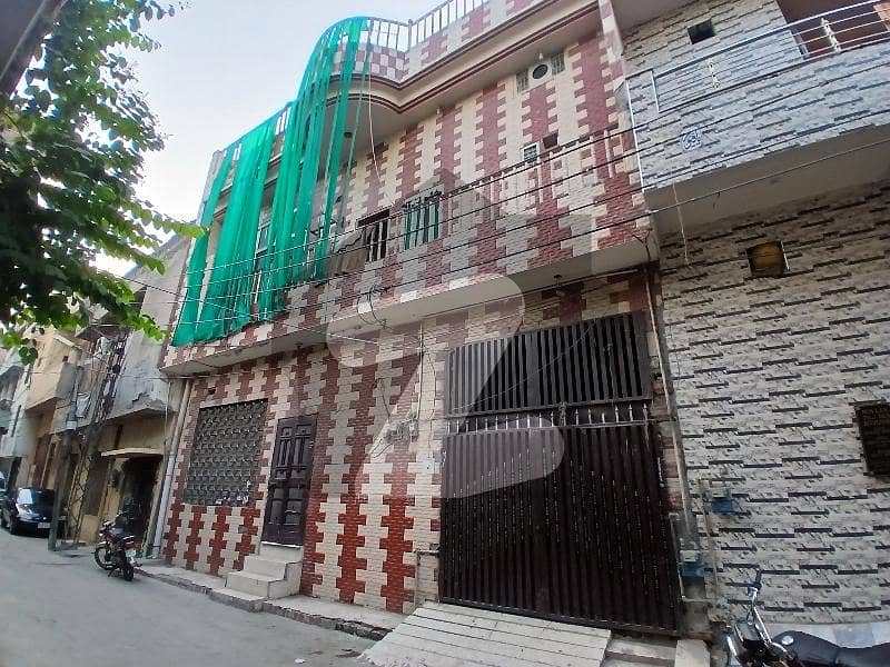 سمن آباد لاہور میں 6 کمروں کا 8 مرلہ مکان 2.8 کروڑ میں برائے فروخت۔