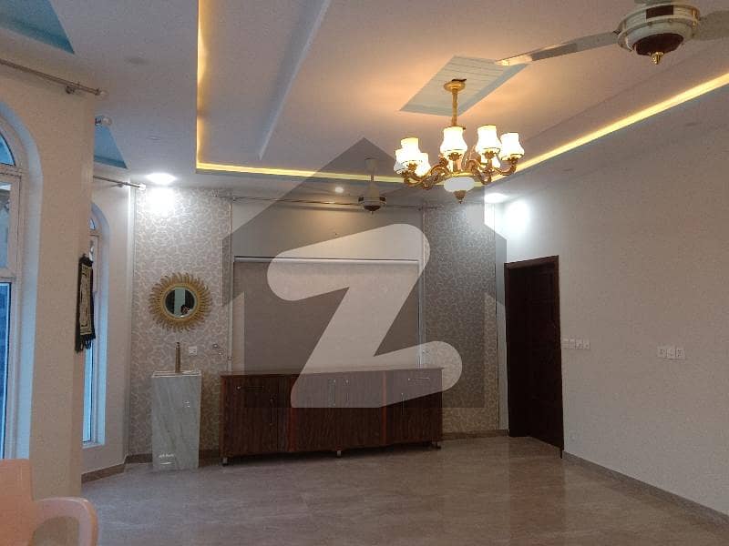 ڈی ایچ اے ڈیفینس فیز 2 ڈی ایچ اے ڈیفینس,اسلام آباد میں 3 کمروں کا 1 کنال بالائی پورشن 1.2 لاکھ میں کرایہ پر دستیاب ہے۔