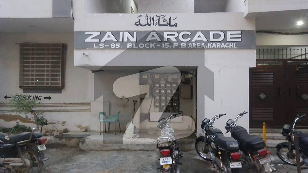 Spacious 3-Bed Penthouse With Stunning Karachi Views!