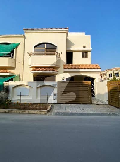 بحریہ ٹاؤن فیز 8 ۔ سفاری ویلی بحریہ ٹاؤن فیز 8,بحریہ ٹاؤن راولپنڈی,راولپنڈی میں 3 کمروں کا 5 مرلہ مکان 1.84 کروڑ میں برائے فروخت۔ بحریہ ٹاؤن فیز 8 ۔ سفاری ویلی بحریہ ٹاؤن فیز 8,بحریہ ٹاؤن راولپنڈی,راولپنڈی میں 3 کمروں کا 5 مرلہ مکان 1.84 کروڑ میں برائے فروخت۔