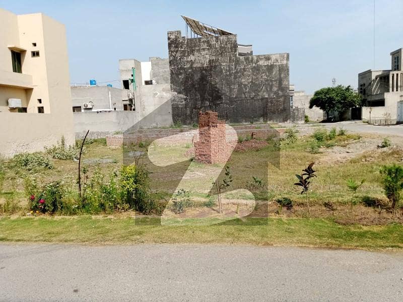 Residential Plot Spread Over 5 Marla In Eden Residencia Available