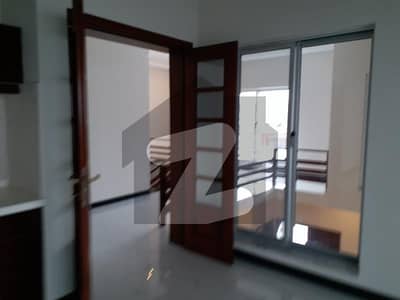 Beautiful 07 Marla Full House Available for Rent in Khalid Block Bahria Town Phase 8