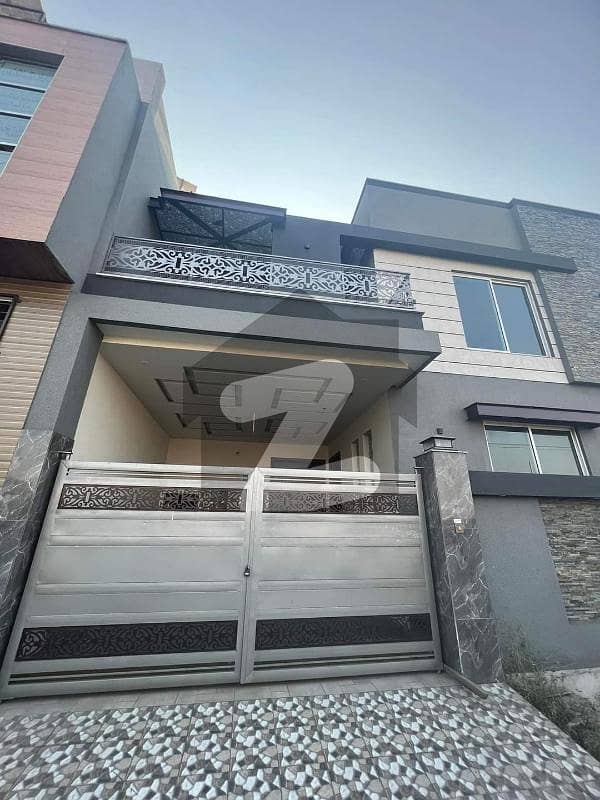 ایڈن آچرڈ فیصل آباد میں 3 کمروں کا 5 مرلہ مکان 1.95 کروڑ میں برائے فروخت۔