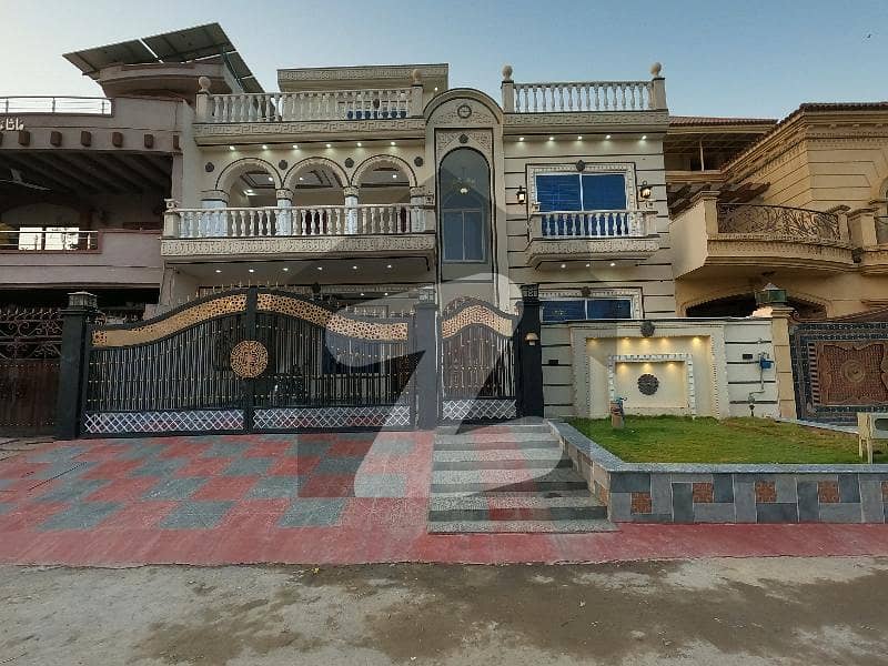 جی ۔ 13/3 جی ۔ 13,اسلام آباد میں 6 کمروں کا 14 مرلہ مکان 11.75 کروڑ میں برائے فروخت۔