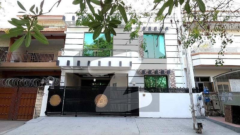 Get Your Hands On Facing Park House In G-11 Best Area Get Your Hands On Facing Park House In G-11 Best Area