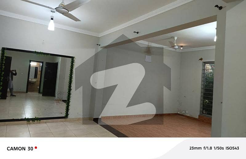 ڈی ایچ اے ڈیفینس فیز 1 ڈی ایچ اے ڈیفینس,اسلام آباد میں 3 کمروں کا 11 مرلہ مکان 1.5 لاکھ میں کرایہ پر دستیاب ہے۔