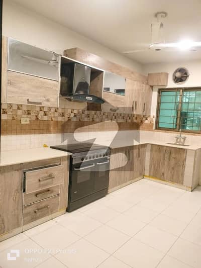 12 MARLA 4 BEDROOM FLAT AVAILBLE FOR RENT IN ASKARI 11 LAHORE