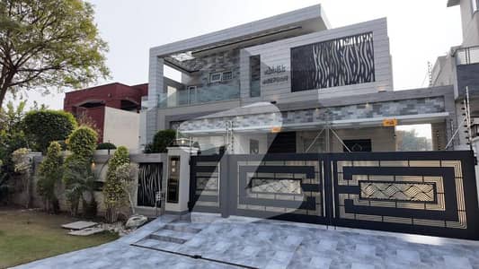 1 Kanal Fully Furnished Ultra Modern &Amp; Elegant Design House For Sale In DHA Phase 6 Near By Dolmen Mall.