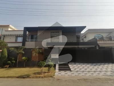 1 KANAL BRAND NEW HOUSE FOR SALE ON SHOKAT KHANAM ROAD LAHORER. 1 KANAL BRAND NEW HOUSE FOR SALE ON SHOKAT KHANAM ROAD LAHORER.