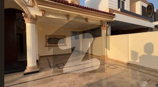 1 kanal upper portion available for rent separate entrance