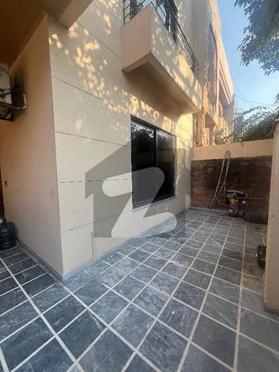 علامہ اقبال ٹاؤن ۔ نظام بلاک علامہ اقبال ٹاؤن,لاہور میں 4 کمروں کا 10 مرلہ مکان 4.25 کروڑ میں برائے فروخت۔ علامہ اقبال ٹاؤن ۔ نظام بلاک علامہ اقبال ٹاؤن,لاہور میں 4 کمروں کا 10 مرلہ مکان 4.25 کروڑ میں برائے فروخت۔