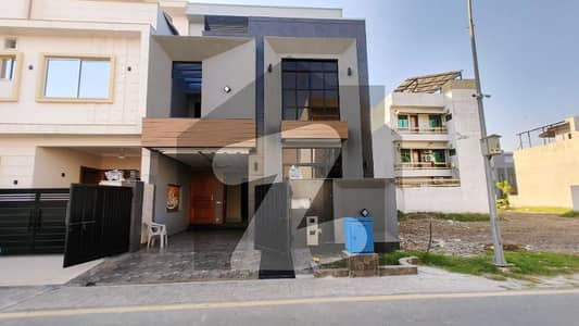 اتحاد ٹاؤن فیز ١ اتحاد ٹاؤن,رائیونڈ روڈ,لاہور میں 4 کمروں کا 5 مرلہ مکان 3.05 کروڑ میں برائے فروخت۔ اتحاد ٹاؤن فیز ١ اتحاد ٹاؤن,رائیونڈ روڈ,لاہور میں 4 کمروں کا 5 مرلہ مکان 3.05 کروڑ میں برائے فروخت۔