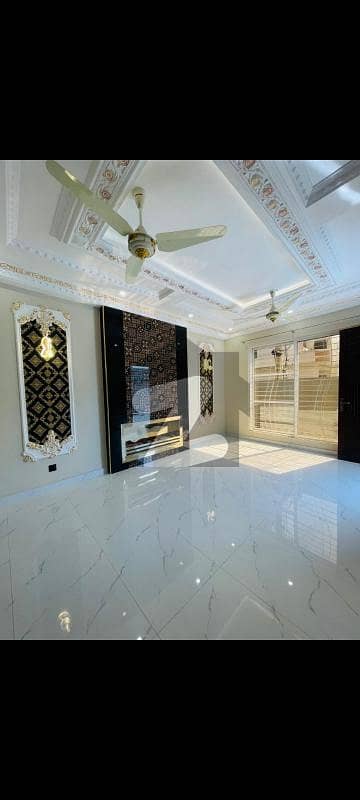 ایل ڈی اے ایوینیو لاہور میں 3 کمروں کا 10 مرلہ بالائی پورشن 55.0 ہزار میں کرایہ پر دستیاب ہے۔ ایل ڈی اے ایوینیو لاہور میں 3 کمروں کا 10 مرلہ بالائی پورشن 55.0 ہزار میں کرایہ پر دستیاب ہے۔