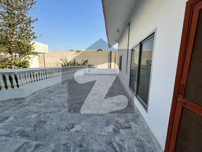 ڈی ایچ اے فیز 5 ڈی ایچ اے ڈیفینس,کراچی میں 4 کمروں کا 1 کنال مکان 9.5 کروڑ میں برائے فروخت۔