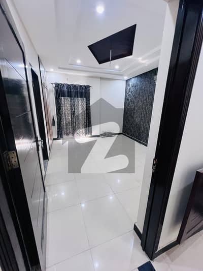 نیواقبال پارک کینٹ کینٹ,لاہور میں 3 کمروں کا 5 مرلہ مکان 1.15 لاکھ میں کرایہ پر دستیاب ہے۔