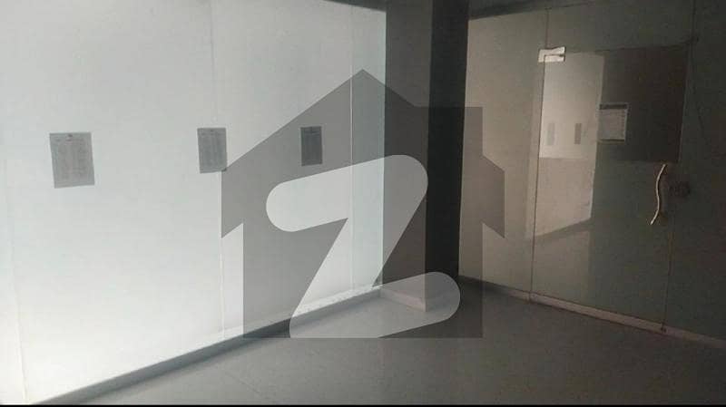 گلبرگ بزنس اسکوائر گلبرگ,اسلام آباد میں 4 مرلہ Studio دفتر 1.3 لاکھ میں کرایہ پر دستیاب ہے۔