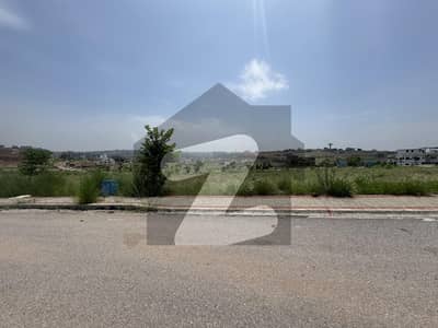 1 Kanal Plot At A Height Location With An Amazing View.