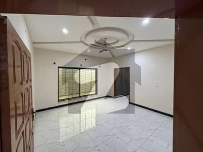 1 Kanal Semi Commercial House Available For Rent