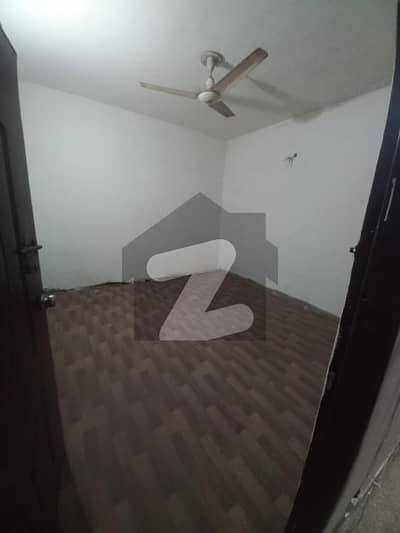 گلبرگ 3 گلبرگ,لاہور میں 1 کمرے کا 2 مرلہ بالائی پورشن 20.0 ہزار میں کرایہ پر دستیاب ہے۔