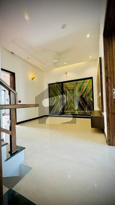 ڈی ایچ اے ڈیفینس فیز 3 ڈی ایچ اے ڈیفینس,اسلام آباد میں 5 کمروں کا 11 مرلہ مکان 5.0 کروڑ میں برائے فروخت۔ ڈی ایچ اے ڈیفینس فیز 3 ڈی ایچ اے ڈیفینس,اسلام آباد میں 5 کمروں کا 11 مرلہ مکان 5.0 کروڑ میں برائے فروخت۔