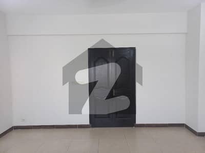 10 Marla 3 bedroom Apartment Available For Rent in Askari 11