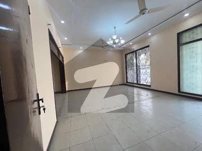 1KANAL FULL HOUSE PROPER DOUBLE UNIT IN DHA PHASE 2