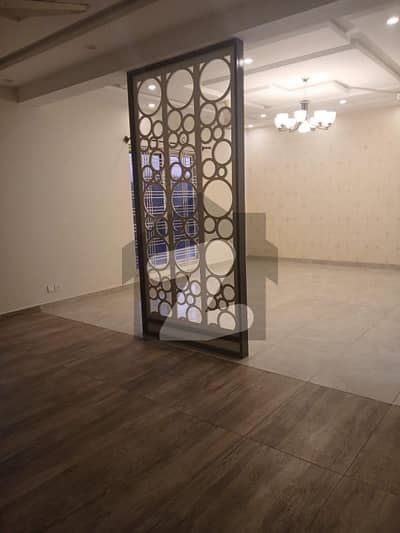 10 Marla Full House up for Rent Bahria Town, Phase 4