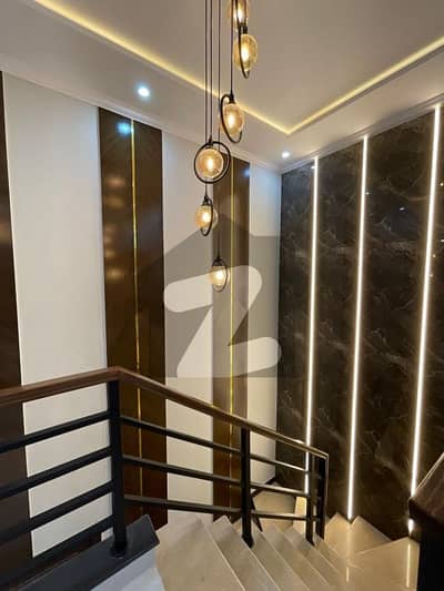 10 Marla Brand New Owner Built House Available For Sale Just 1 Mint Drive From The Main Gate!! 10 Marla Brand New Owner Built House Available For Sale Just 1 Mint Drive From The Main Gate!!