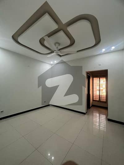 بحریہ ٹاؤن فیز 4 بحریہ ٹاؤن راولپنڈی,راولپنڈی میں 3 کمروں کا 1 کنال زیریں پورشن 1.1 لاکھ میں کرایہ پر دستیاب ہے۔