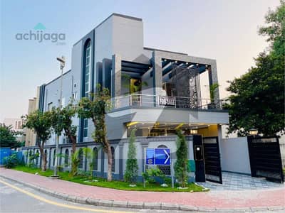 9 Marla CORNER House For Sale In Jasmine Block Bahria Town Lahore