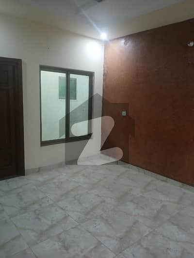 ملت چوک فیصل آباد میں 5 کمروں کا 6 مرلہ مکان 60.0 ہزار میں کرایہ پر دستیاب ہے۔