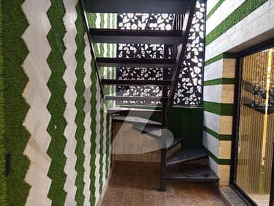 گارڈن ٹاؤن فیز 3 گارڈن ٹاؤن,گوجرانوالہ میں 5 کمروں کا 10 مرلہ مکان 4.2 کروڑ میں برائے فروخت۔