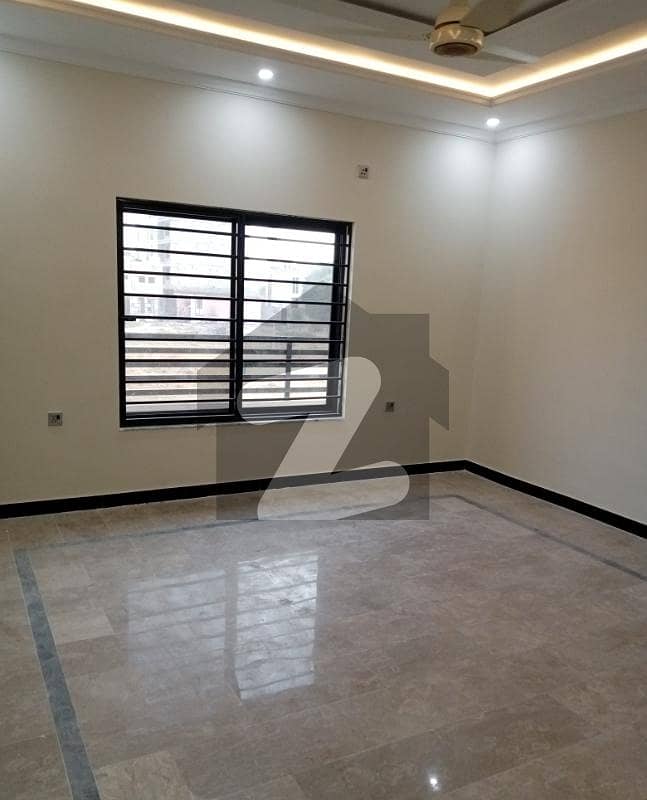 Upper portion available for rent Upper portion available for rent