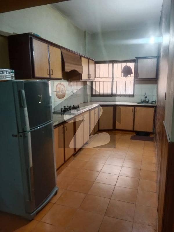 3 bed furnished Flat