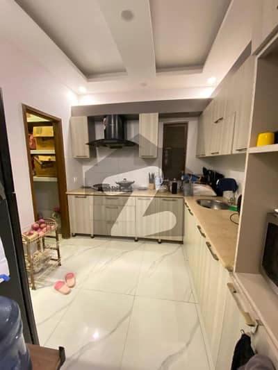 میٹروپولِز ریزیڈینسی جناح ایونیو,کراچی میں 3 کمروں کا 9 مرلہ فلیٹ 2.65 کروڑ میں برائے فروخت۔