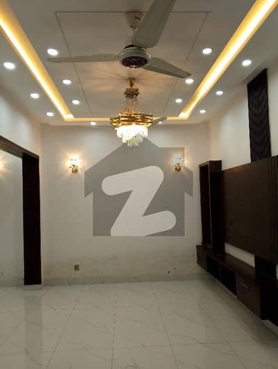 فارمانئیٹس ہاؤسنگ سکیم ۔ بلاک ای فارمانئیٹس ہاؤسنگ سکیم,لاہور میں 2 کمروں کا 5 مرلہ بالائی پورشن 37.0 ہزار میں کرایہ پر دستیاب ہے۔ فارمانئیٹس ہاؤسنگ سکیم ۔ بلاک ای فارمانئیٹس ہاؤسنگ سکیم,لاہور میں 2 کمروں کا 5 مرلہ بالائی پورشن 37.0 ہزار میں کرایہ پر دستیاب ہے۔