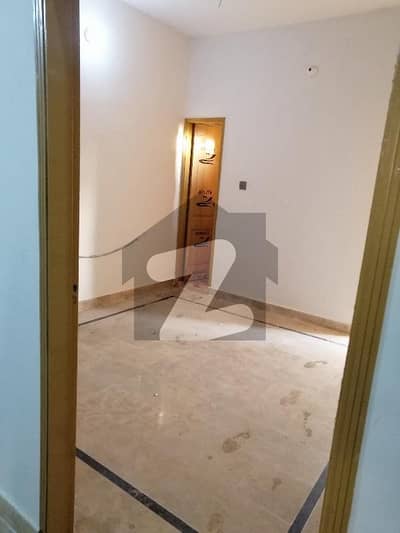 نارتھ کراچی ۔ سیکٹر 9 نارتھ کراچی,کراچی میں 2 کمروں کا 4 مرلہ بالائی پورشن 35.0 ہزار میں کرایہ پر دستیاب ہے۔