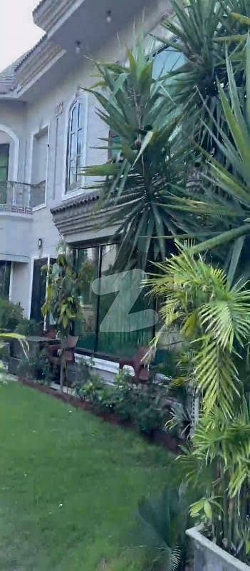 ایف ۔ 10 اسلام آباد میں 2 کنال مکان 31.0 کروڑ میں برائے فروخت۔