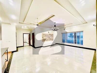 ڈی ایچ اے ڈیفینس فیز 2 ڈی ایچ اے ڈیفینس,اسلام آباد میں 3 کمروں کا 1 کنال بالائی پورشن 1.4 لاکھ میں کرایہ پر دستیاب ہے۔ ڈی ایچ اے ڈیفینس فیز 2 ڈی ایچ اے ڈیفینس,اسلام آباد میں 3 کمروں کا 1 کنال بالائی پورشن 1.4 لاکھ میں کرایہ پر دستیاب ہے۔