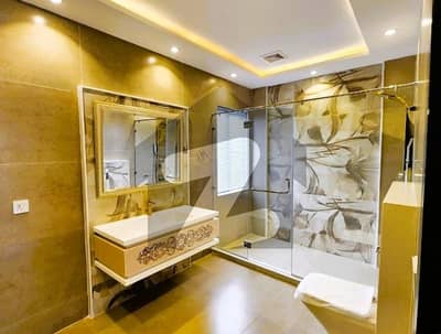 ڈی ایچ اے فیز 7 ڈیفنس (ڈی ایچ اے),لاہور میں 5 کمروں کا 1 کنال مکان 7.5 کروڑ میں برائے فروخت۔