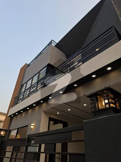 بخ ولاز فیز 2 - مانک بلاک بوچ ایگزیکٹو ولاز - فیز 2,بش ایگزیکٹو ولاز,ملتان میں 4 کمروں کا 5 مرلہ مکان 2.15 کروڑ میں برائے فروخت۔