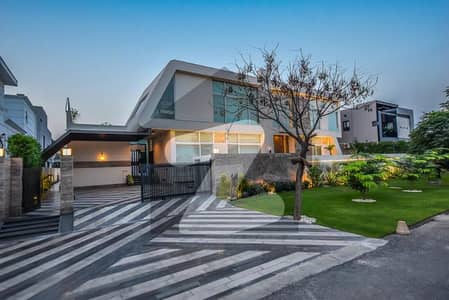 ڈی ایچ اے فیز 8 ڈیفنس (ڈی ایچ اے),لاہور میں 7 کمروں کا 2 کنال مکان 18.0 کروڑ میں برائے فروخت۔