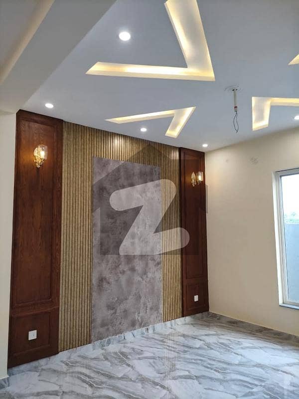 5 Marla Outclass Location House For Rent