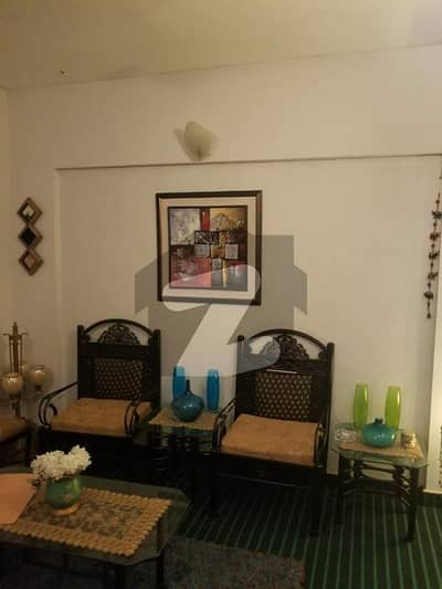 Unfurnished studio flat for rent in BUKHARI commercial 1st floor.